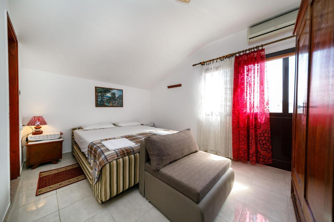 Marie I Nikola Apartment Кърк Екстериор снимка