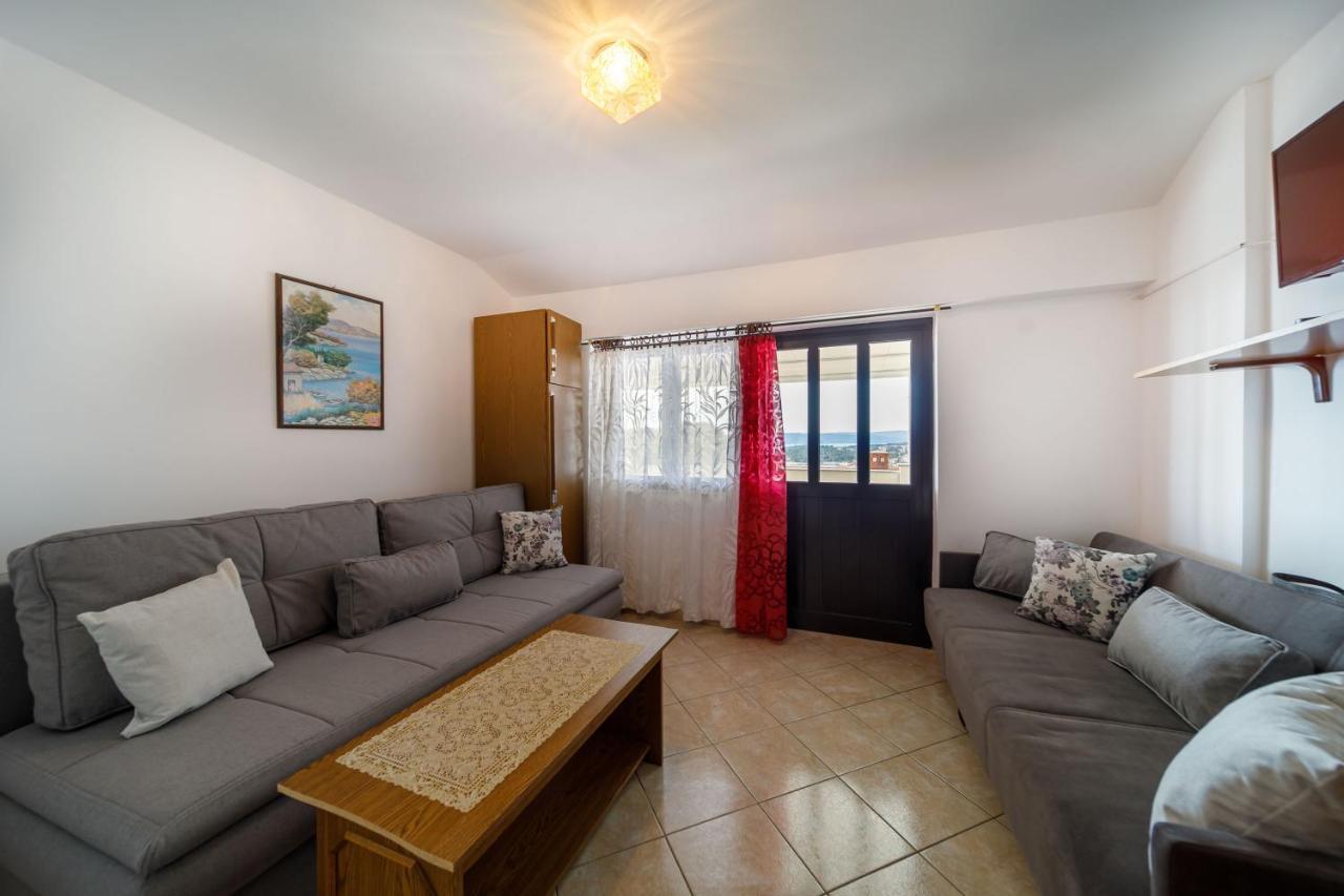 Marie I Nikola Apartment Кърк Екстериор снимка
