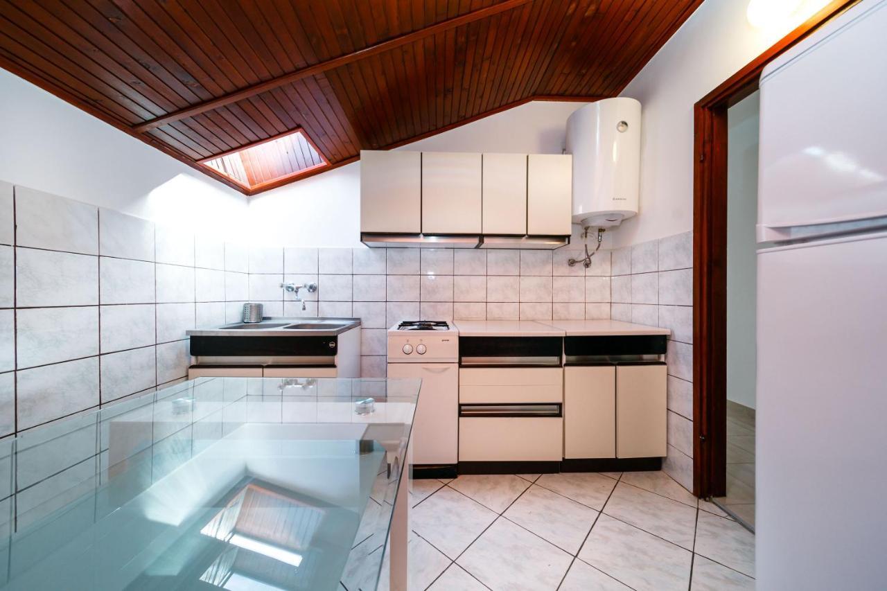 Marie I Nikola Apartment Кърк Екстериор снимка