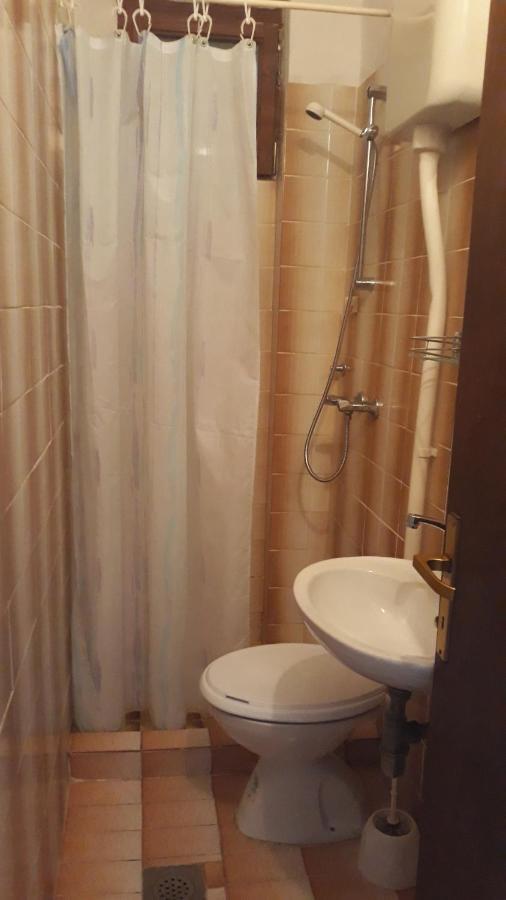Marie I Nikola Apartment Кърк Екстериор снимка